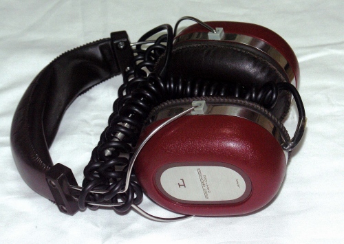 EAH-220-1.JPG - 90,655BYTES