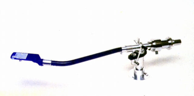 UA-7CF-1.JPG - 54,545BYTES