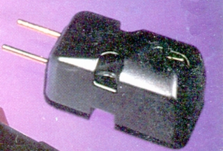 DL-102-3.JPG - 72,086BYTES