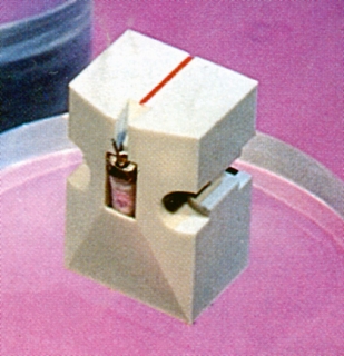 DL-103S-2.JPG - 87,504BYTES