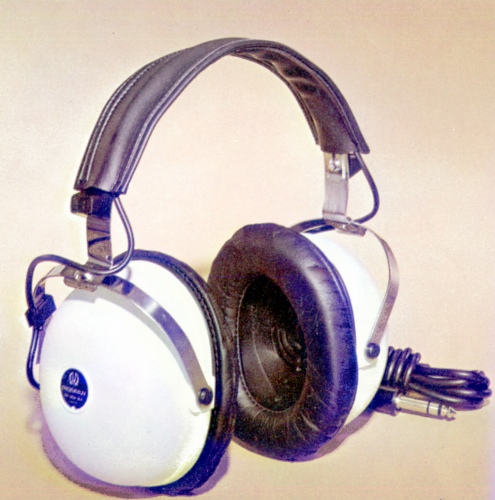 SE-20A.JPG - 98,825BYTES