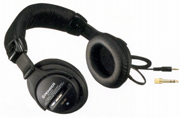 SE-900D.JPG - 43,837BYTES