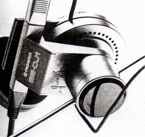 SE-DJ1-1.JPG - 74,321BYTES