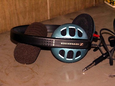 HD450-2-2.JPG - 47,359BYTES